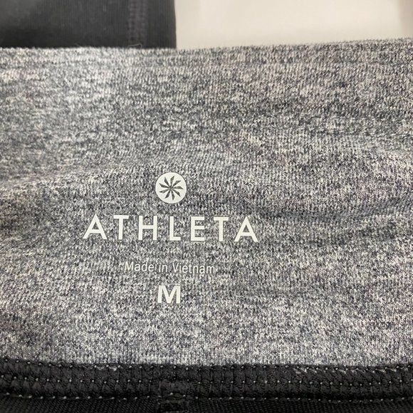 Athleta 2 in 1 Skirted Leggings Capri Medium - Picture 6 of 8